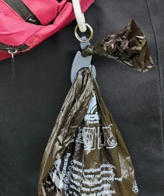Premium Doggy Bag Hook – Anwendung