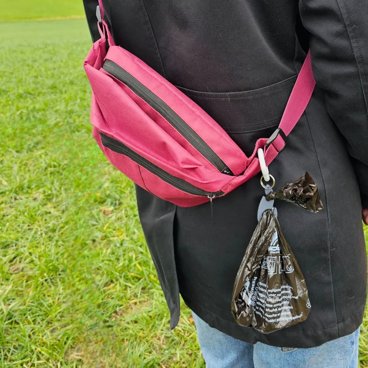 Premium Doggy Bag Hook – Beispiel